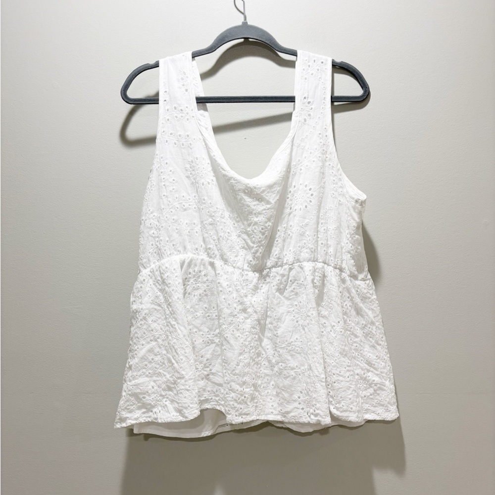 BLOOMCHIC Women’s White Floral Eyelet Sleeveless Peplum Lace Up Tie Top Sz 18-20 - Picture 2 of 6